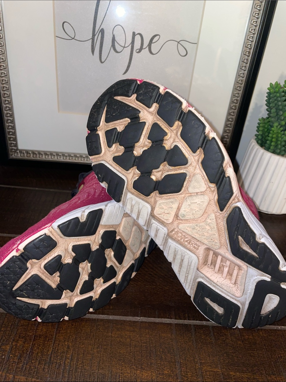 Hoka Arahi 6 Pink Athletic Running Shoes Sneakers Size 8B Festival Fuchsia - Picture 16 of 16